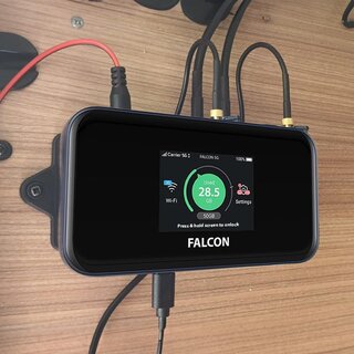 Falcon EVO 5G LTE Dachantenne mit mobilem 1800Mbit 5G Cat 22 WLAN Router